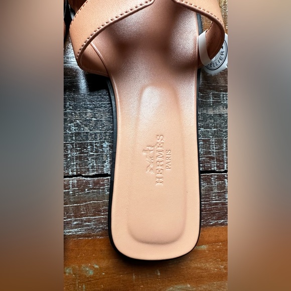 ❌SOLD❌ NWT - Authentic Hermes Oran Sandals 35.5 in Granite Rose - Picture 10 of 12